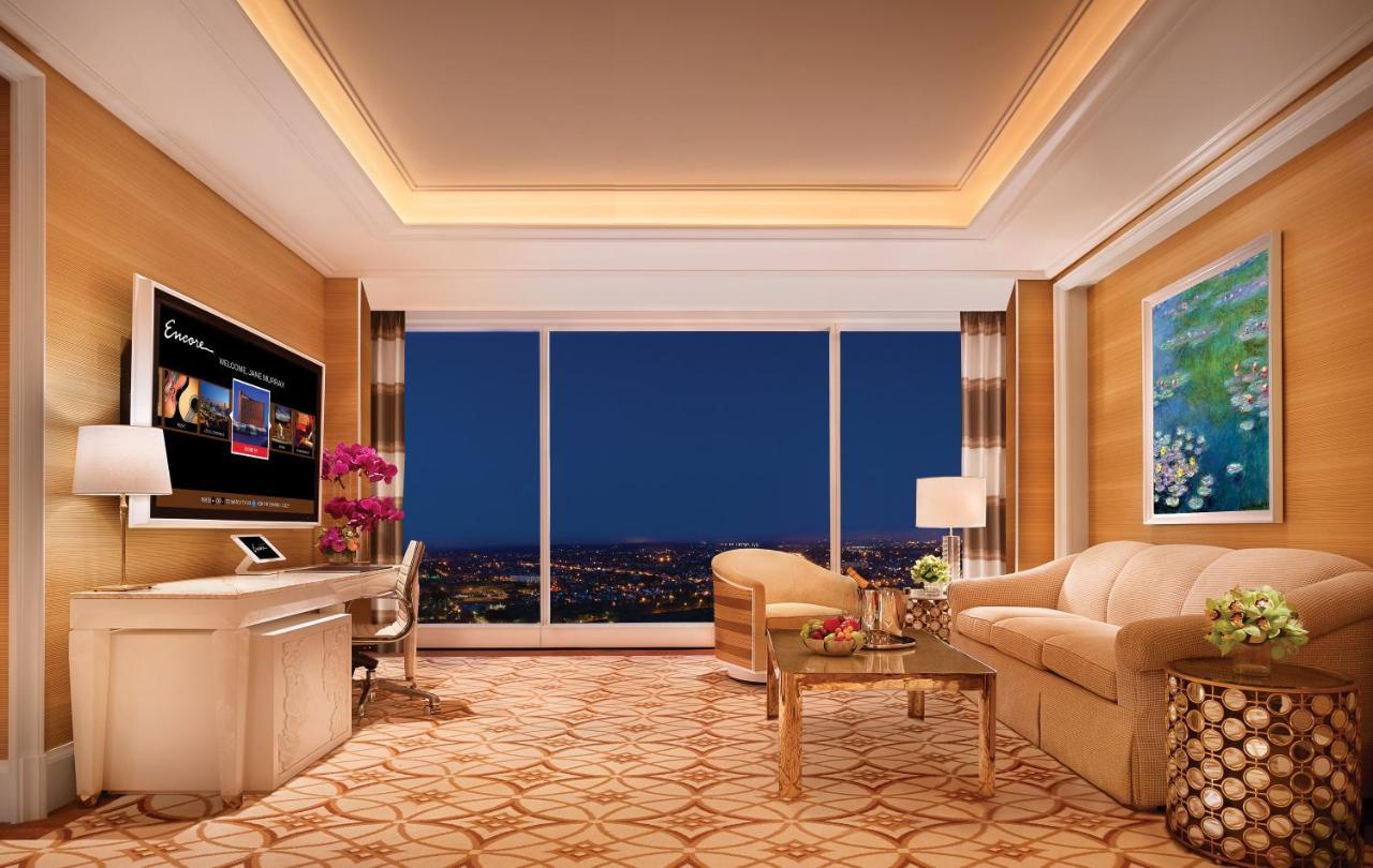Encore Boston Harbor Everett Εξωτερικό φωτογραφία A living room in a Sky Villa